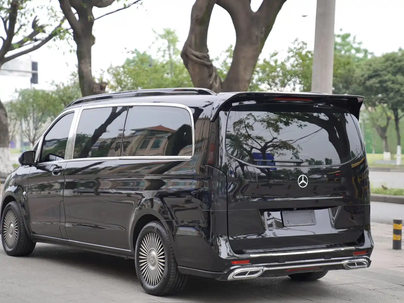 Mercedes-Benz Vito 2023 2.0T Elite 7-Seater фото 22
