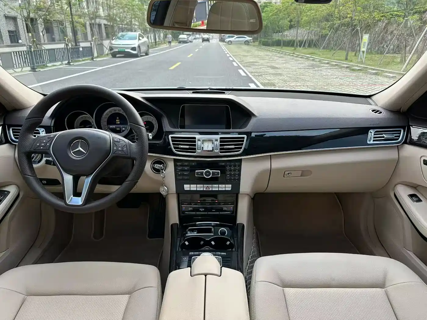 Mercedes-Benz E-Class 2014 Facelift E 260 L Sport фото 7