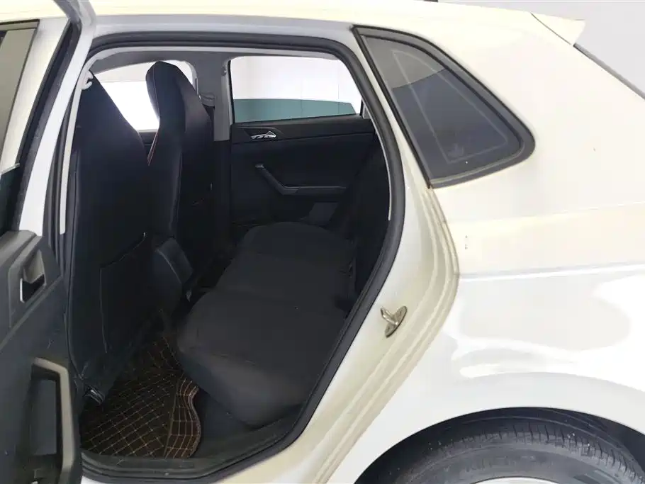 Volkswagen Polo 2021 Plus 1.5L Automatic Panorama Enjoyment Edition фото 11