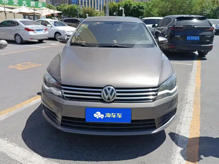 Volkswagen Bora 2013 1.6L Automatic Comfort Model фото 2