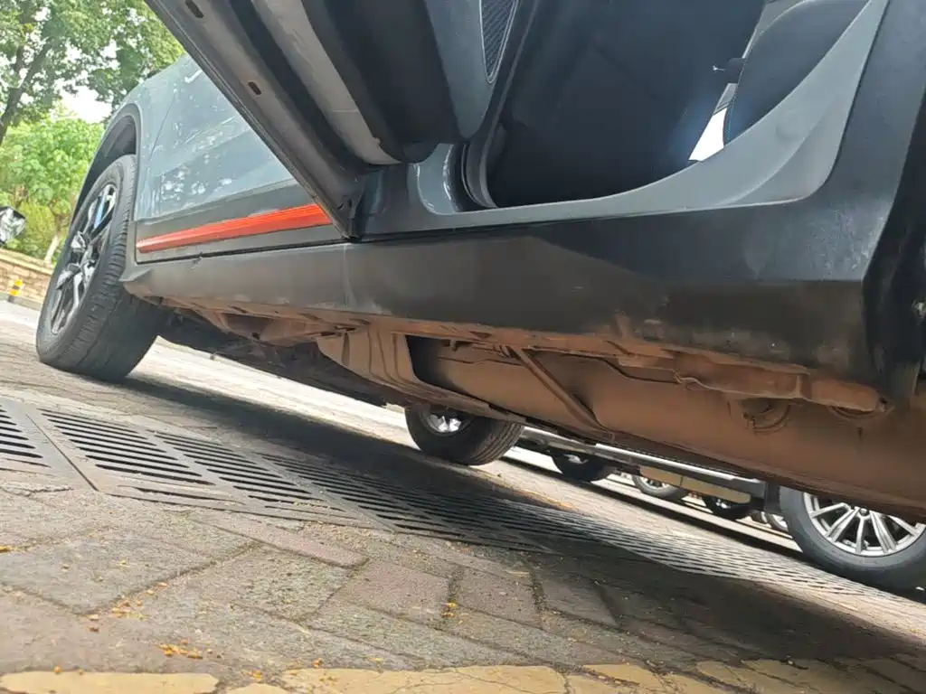 Фото 22 - Geely Atlas