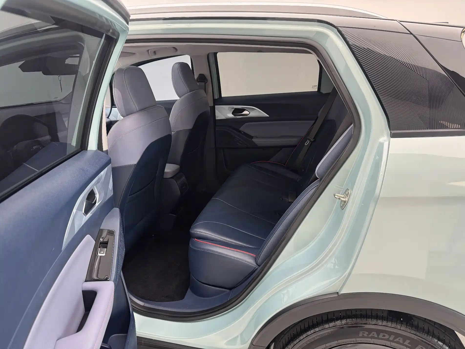 Фото 5 - Geely Geometry E Firefly