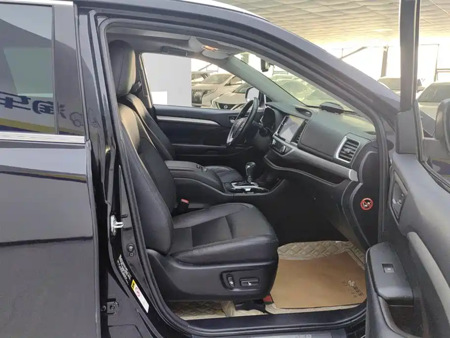Toyota Highlander 2017 2.0T 2WD Premium 7-Seater фото 8