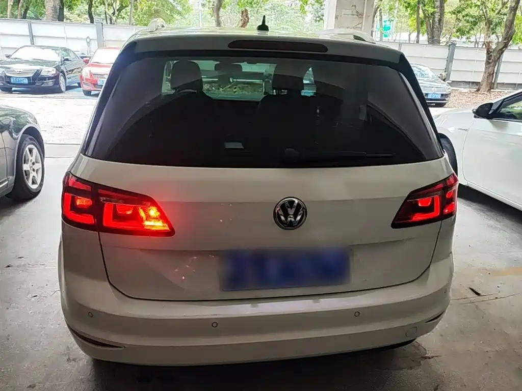 Volkswagen Golf (Import) 2015 1.4TSI Sportsvan фото 4