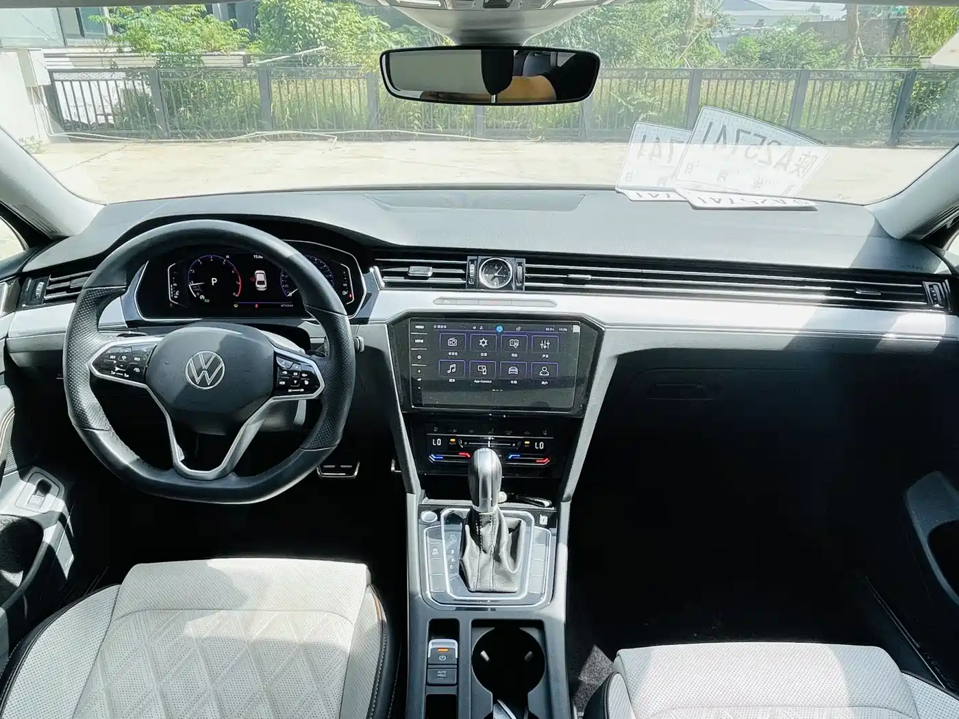 Volkswagen Magotan 2023 Model 2 Million Commemorative Edition 330TSI DSG Luxury фото 6