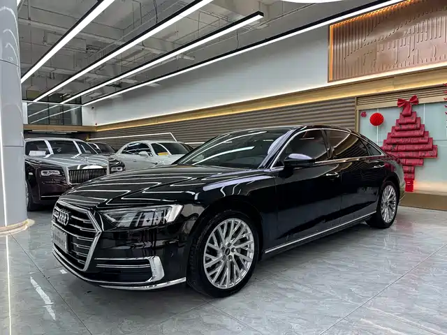 AUDI A8