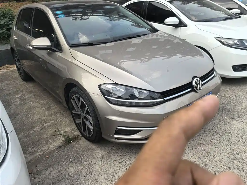 Volkswagen Golf 2020 Beloved Edition 280TSI DSG Comfort фото 5