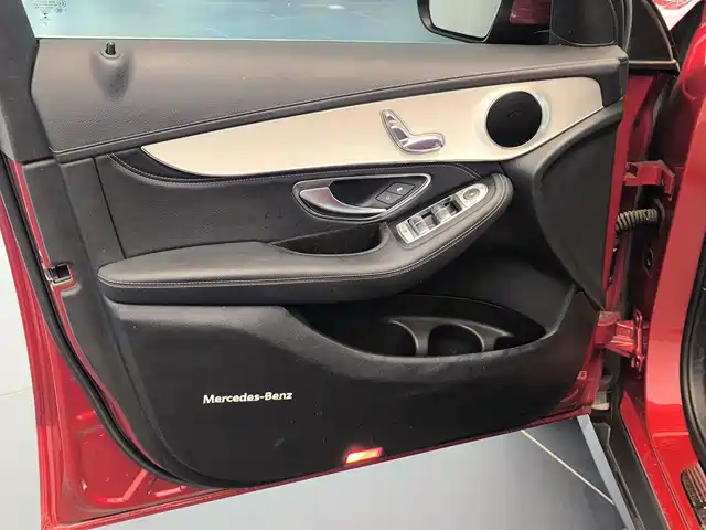 Mercedes-Benz GLC 2017 GLC 200 4MATIC — фото 5