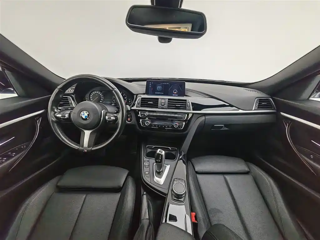 BMW 3 Series GT 2020 320i M Sport Package фото 5