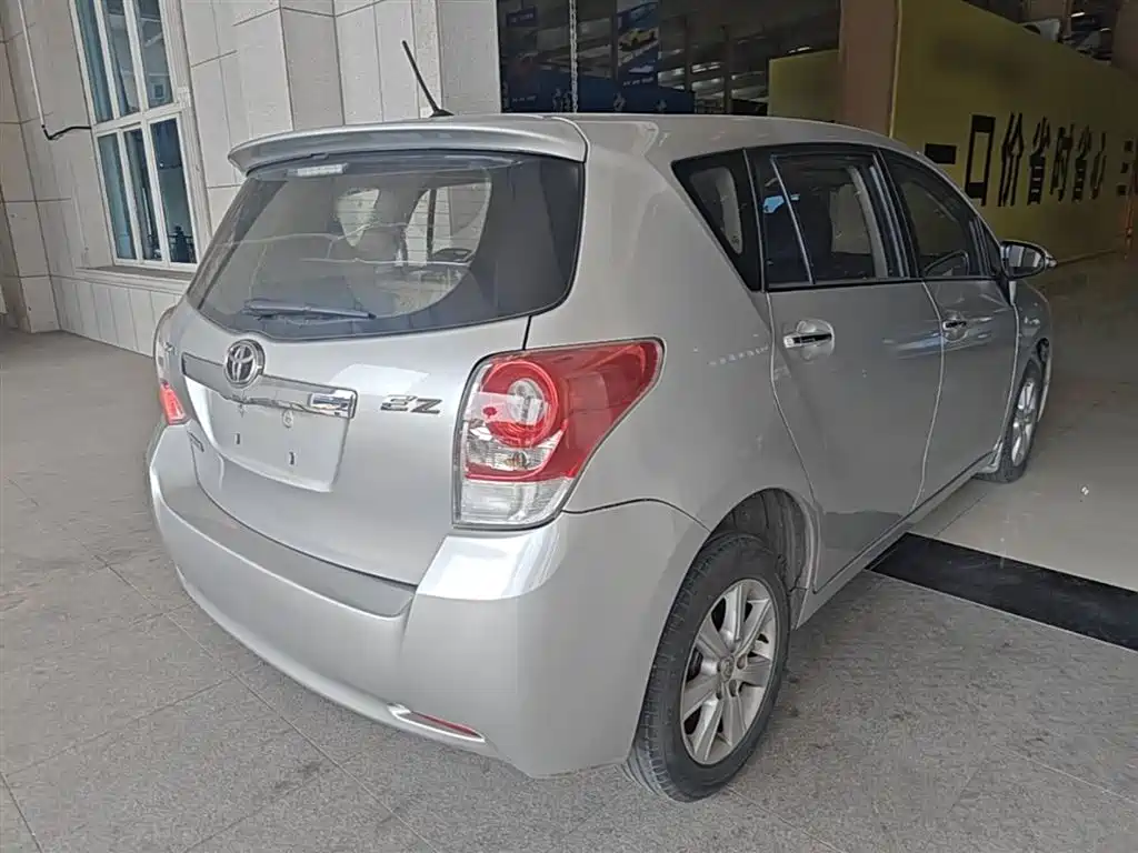 Toyota E'Z 2014 Xingyao 180E CVT Elite фото 7
