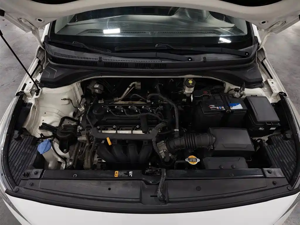 Hyundai Verna 2016 1.4L Manual Cool Edition GLS фото 6