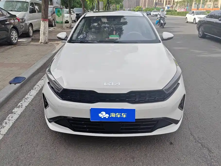Kia K3 2023 Model 1.5L CVT Luxury Edition фото 2