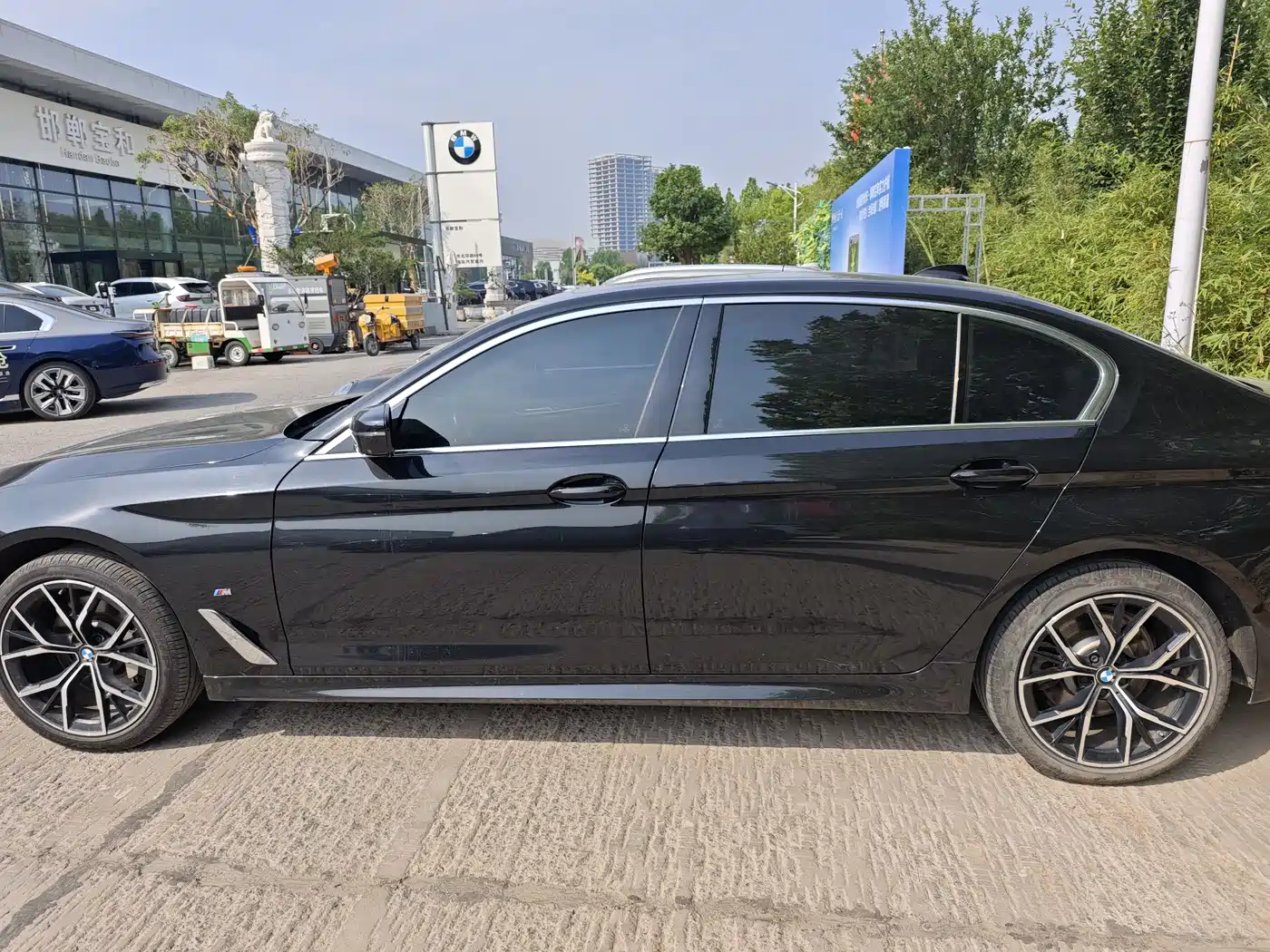 BMW 5 Series 2022 Model Third Facelift 530Li Premium M Sport Package фото 9