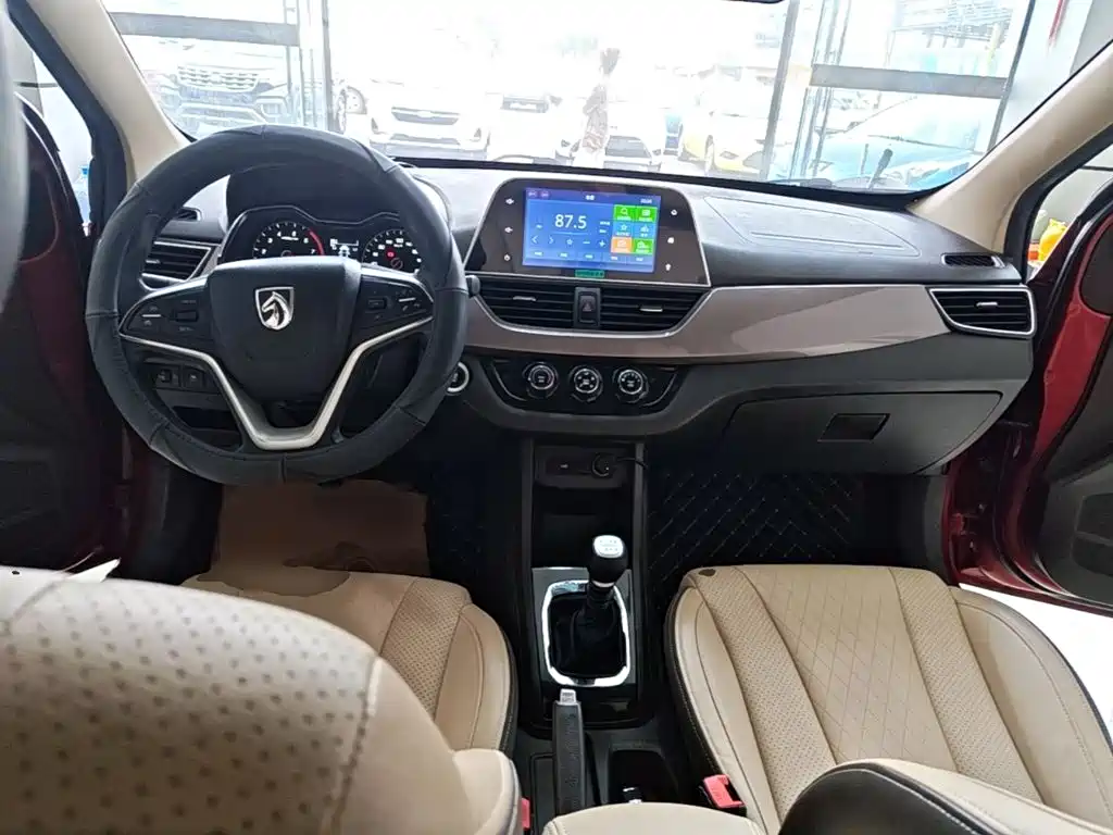 Photo 10 - Baojun 310W