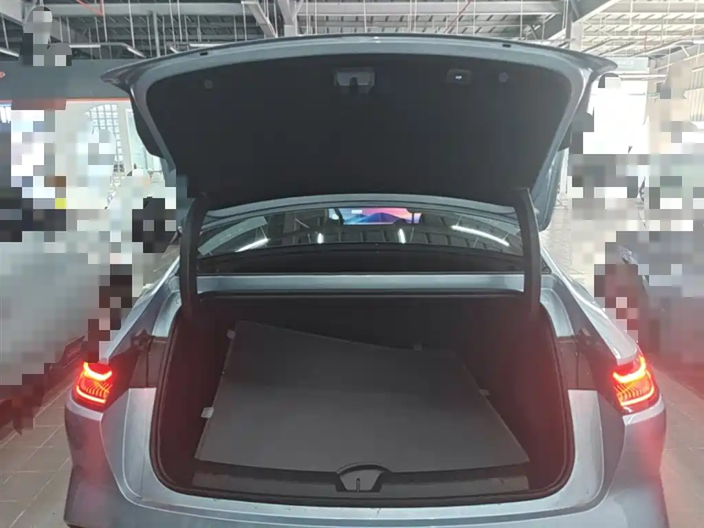 Geely Galaxy Galaxy E8 2025 620km AWD Starship LiDAR Smart Drive Edition фото 19