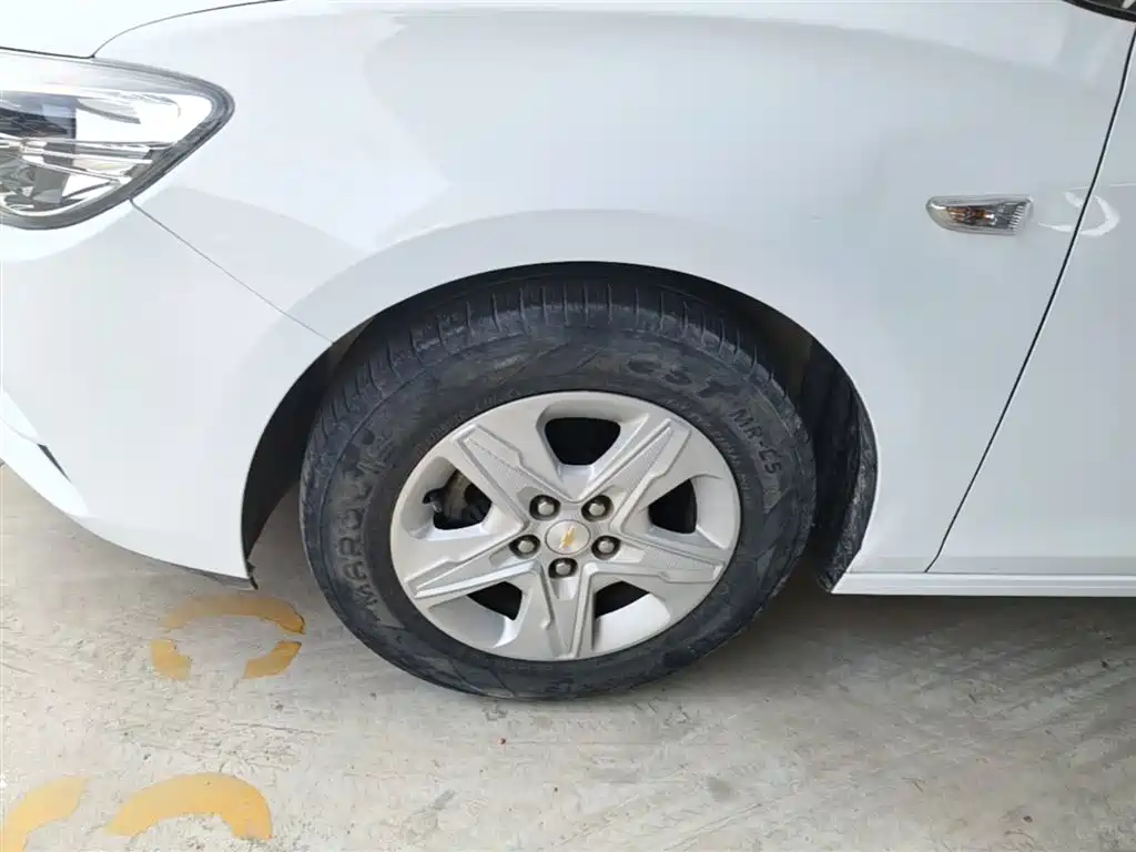 Chevrolet Cavalier 2016 1.5L Manual Enjoyment Edition фото 22