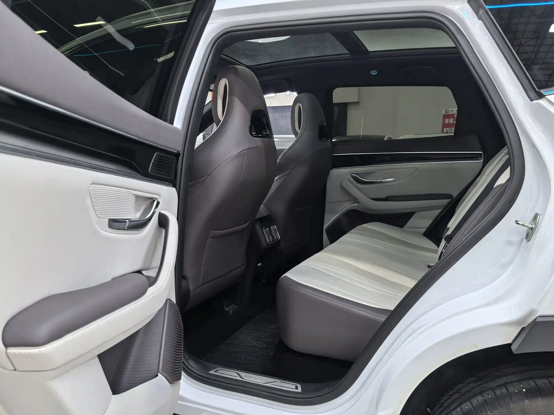 Photo 8 - BYD Song PLUS PHEV