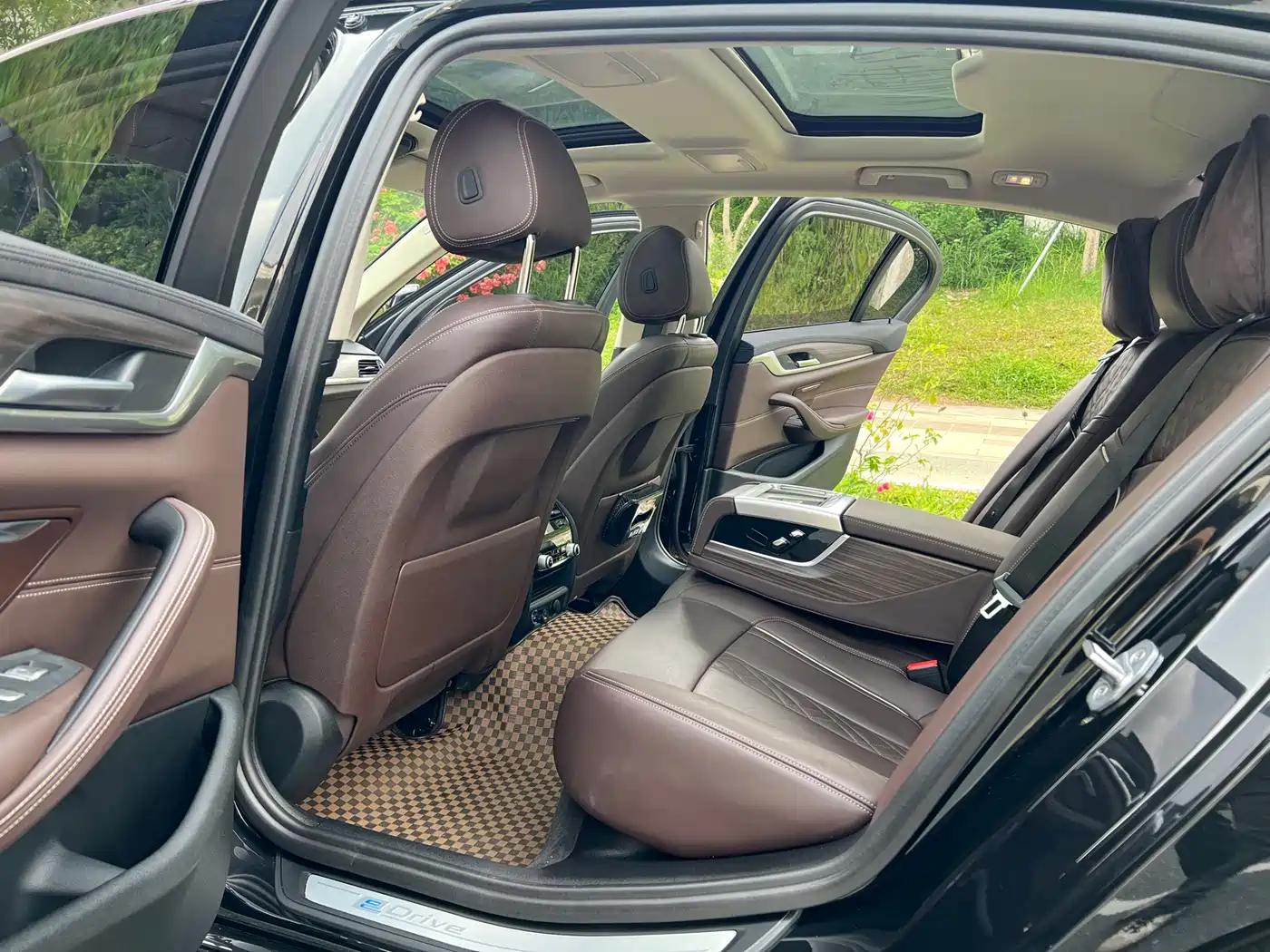 BMW 5 Series New Energy 2019 530Le Luxury Package фото 11