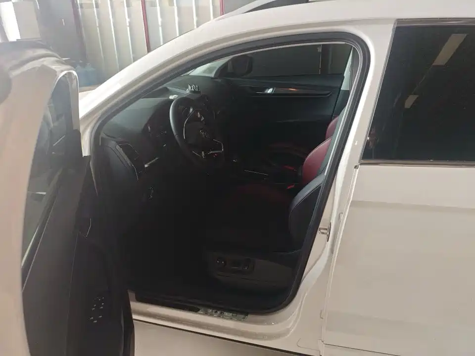 Škoda Karoq 2023 TSI280 Smart Edition фото 4