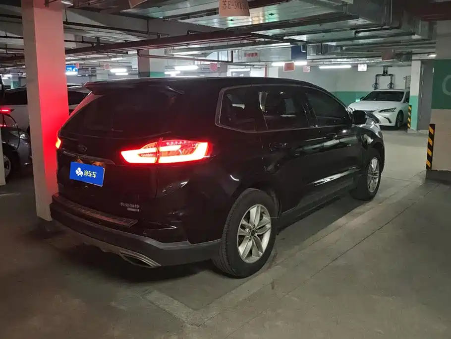 Фото 3 - Ford Edge