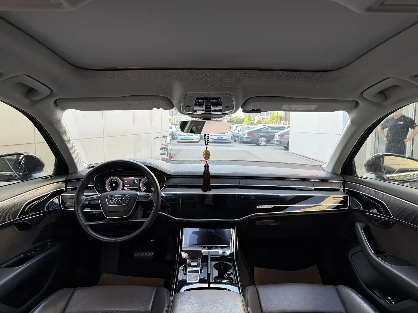 Audi A8 2018 A8L 55 TFSI quattro Launch Elite фото 8