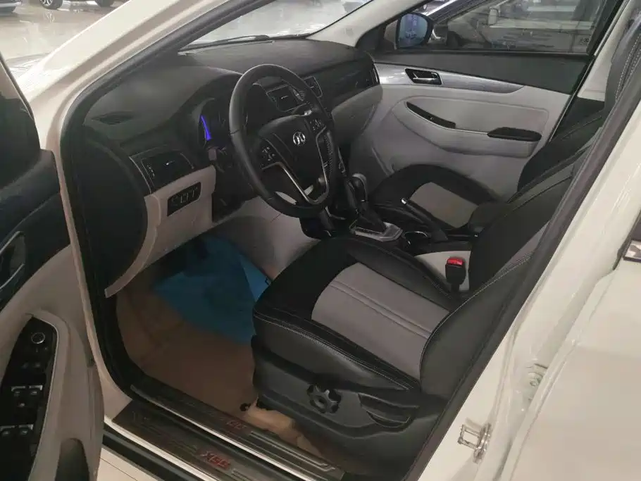 BAIC Senova X55 2016 2016 1.5T CVT Luxury Edition