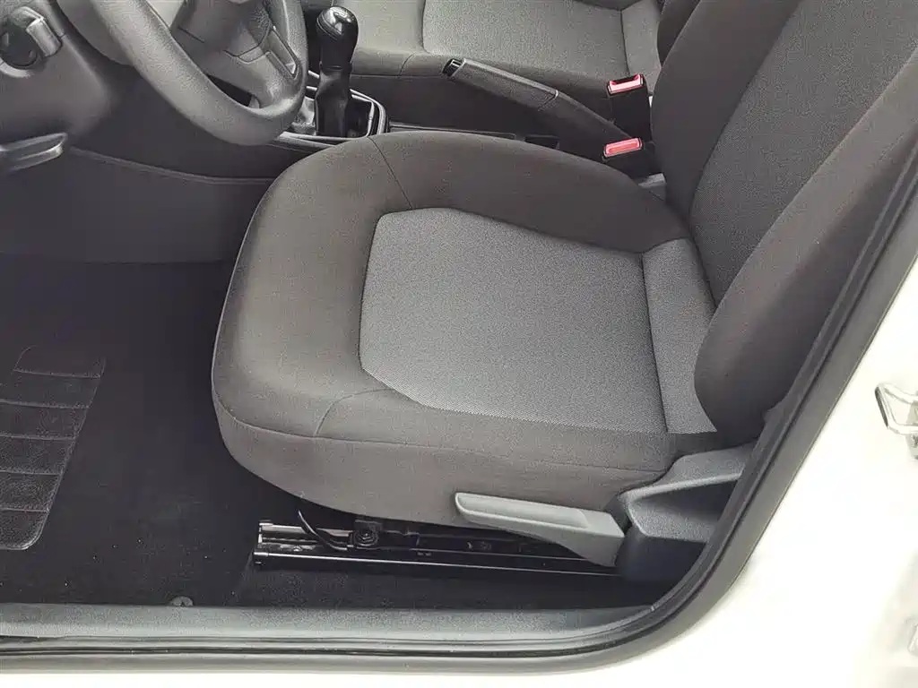 Volkswagen Jetta 2015 Value Edition 1.6L Manual Fashion фото 20