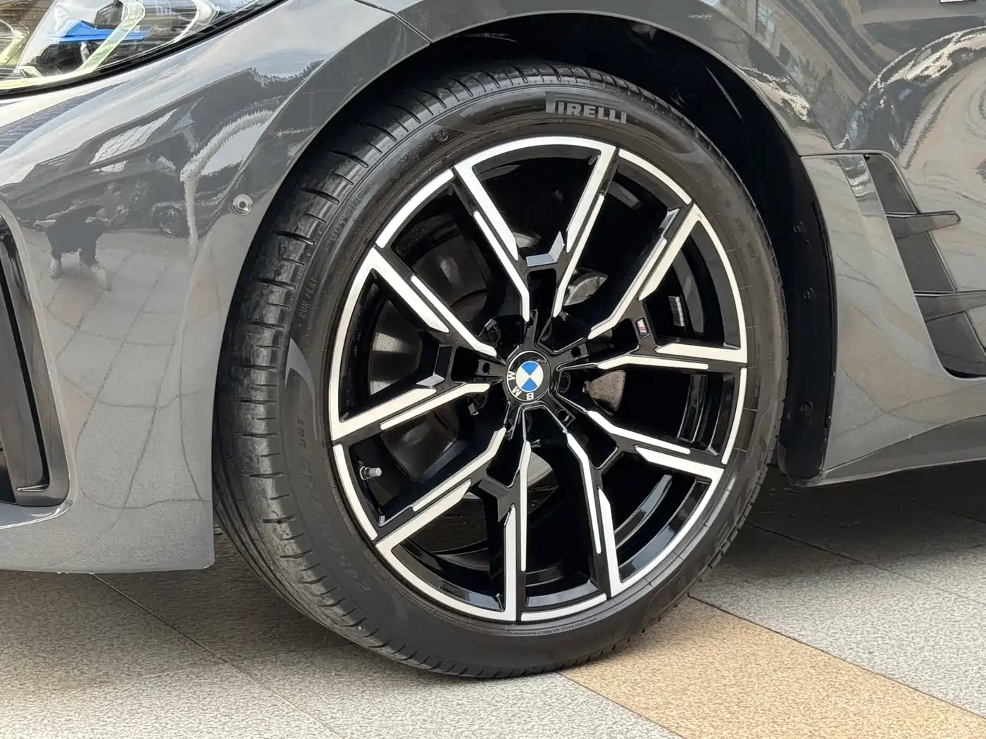 BMW 4 Series 2023 425i Gran Coupe M Sport Shadowline Package фото 13