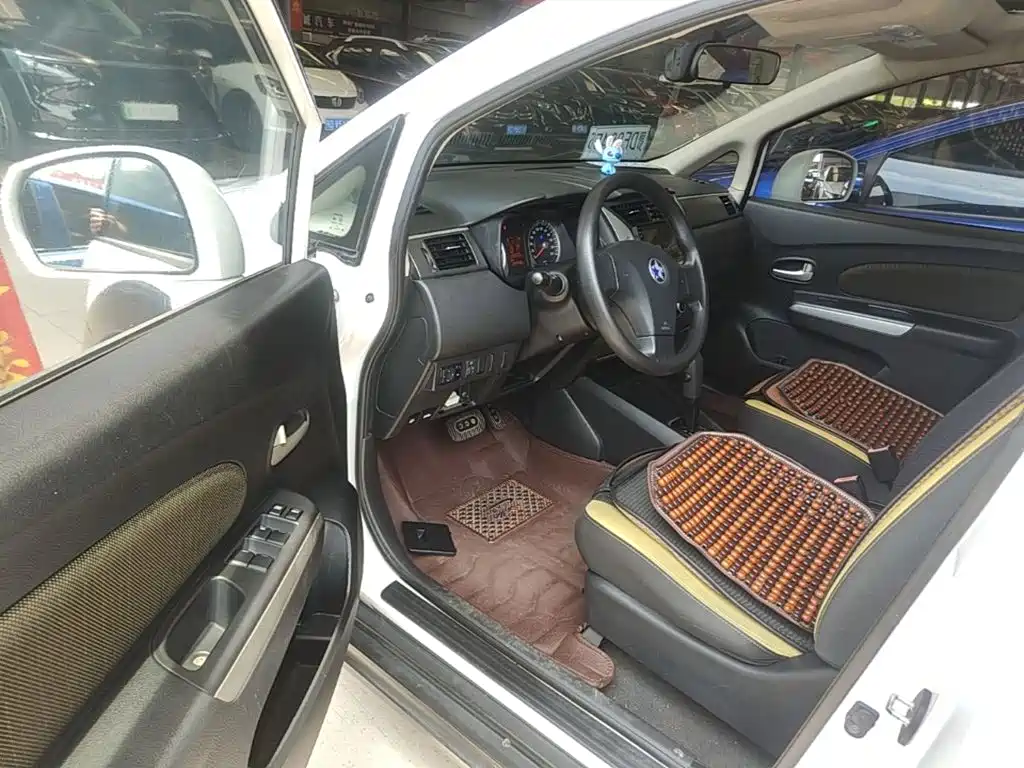 Venucia R50X 2014 2013 1.6L Automatic