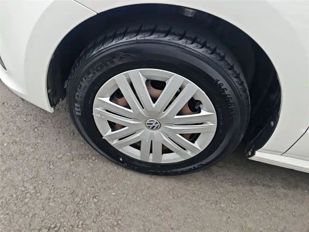 Volkswagen Polo 2014 1.4L Manual Trend Edition фото 23