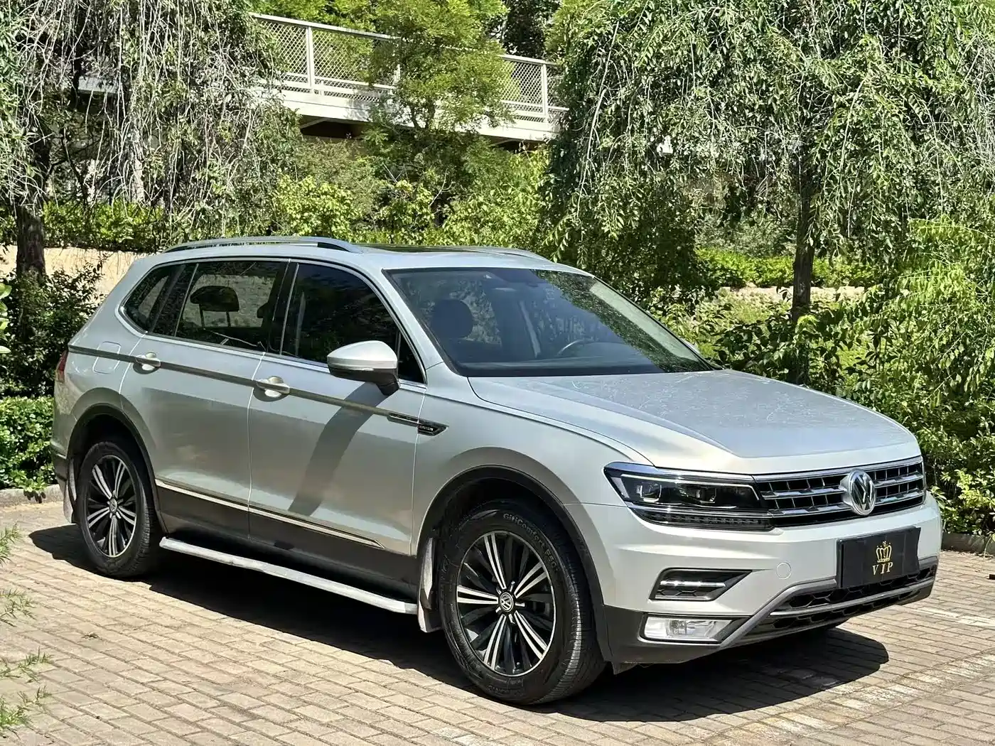 Volkswagen Tiguan L 2017 380TSI Automatic 4WD Luxury Edition фото 3
