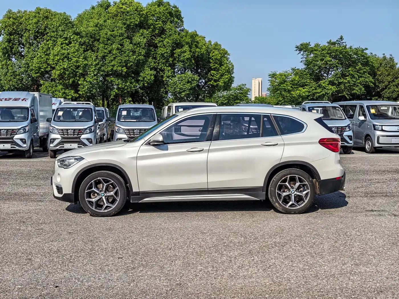 BMW X1 2019 sDrive18Li Premium Model фото 4