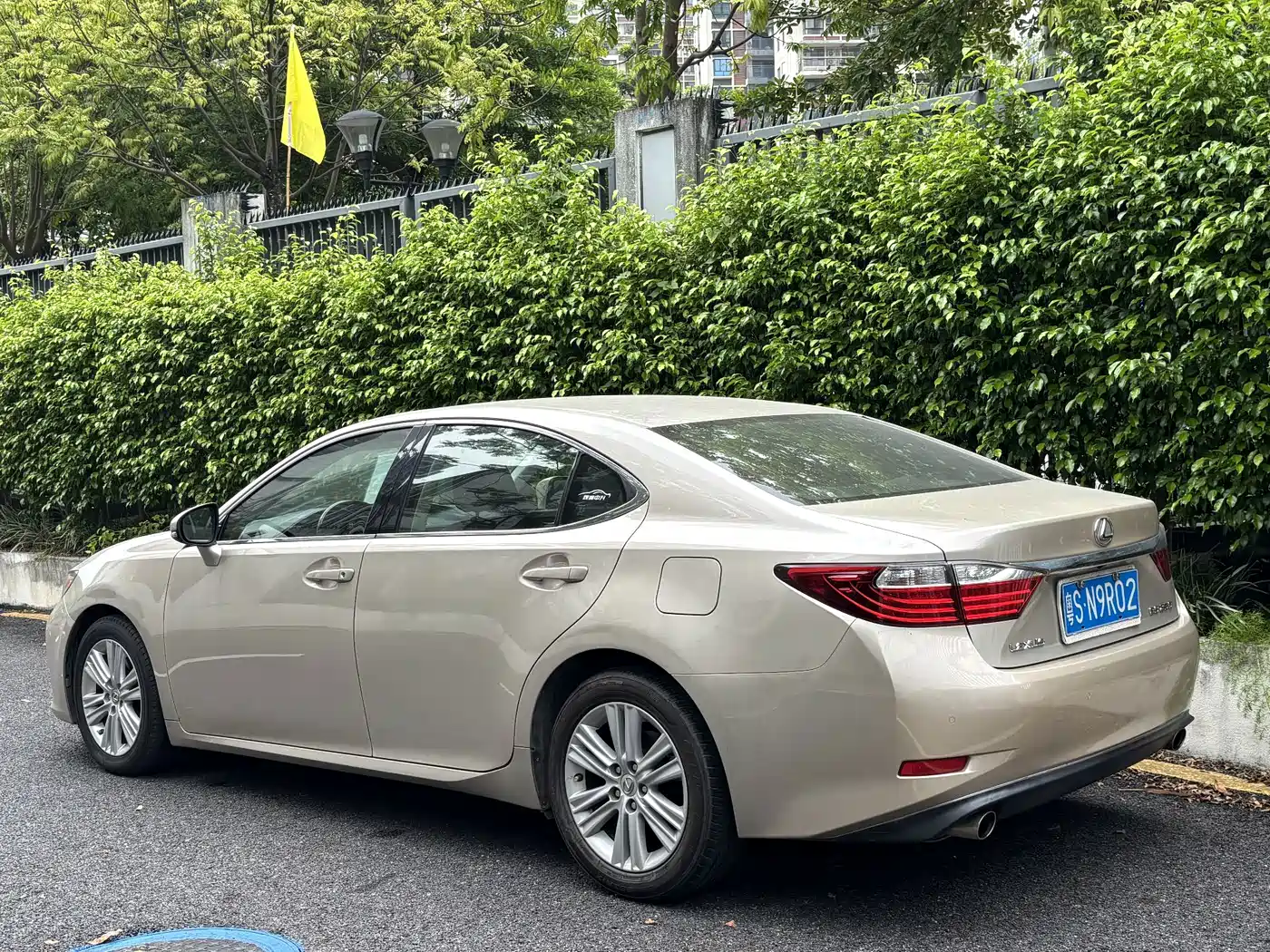 Фото 9 - Lexus ES