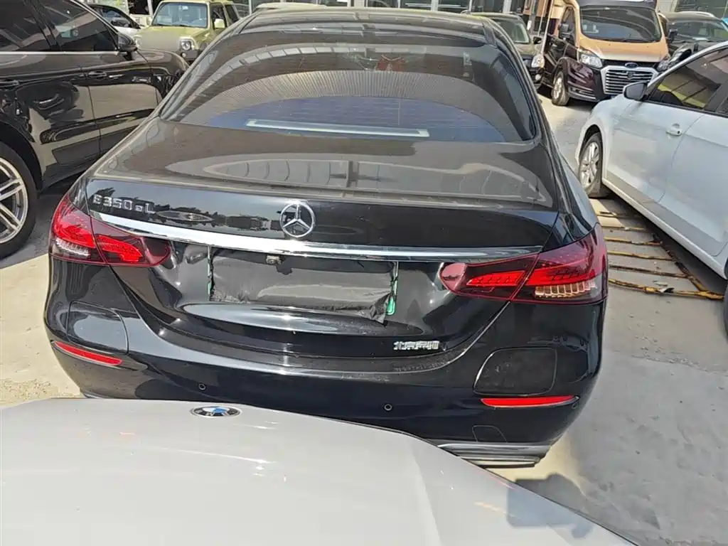Mercedes-Benz E-Class New Energy 2021 E 350 e L Plug-in Hybrid Sedan фото 4