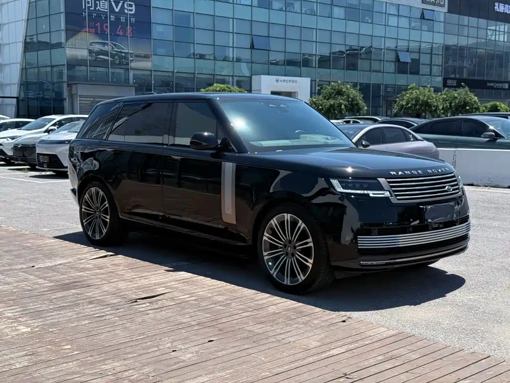 Land Rover Range Rover 2025 2025 3.0 L6 400PS Genesis Extended Wheelbase