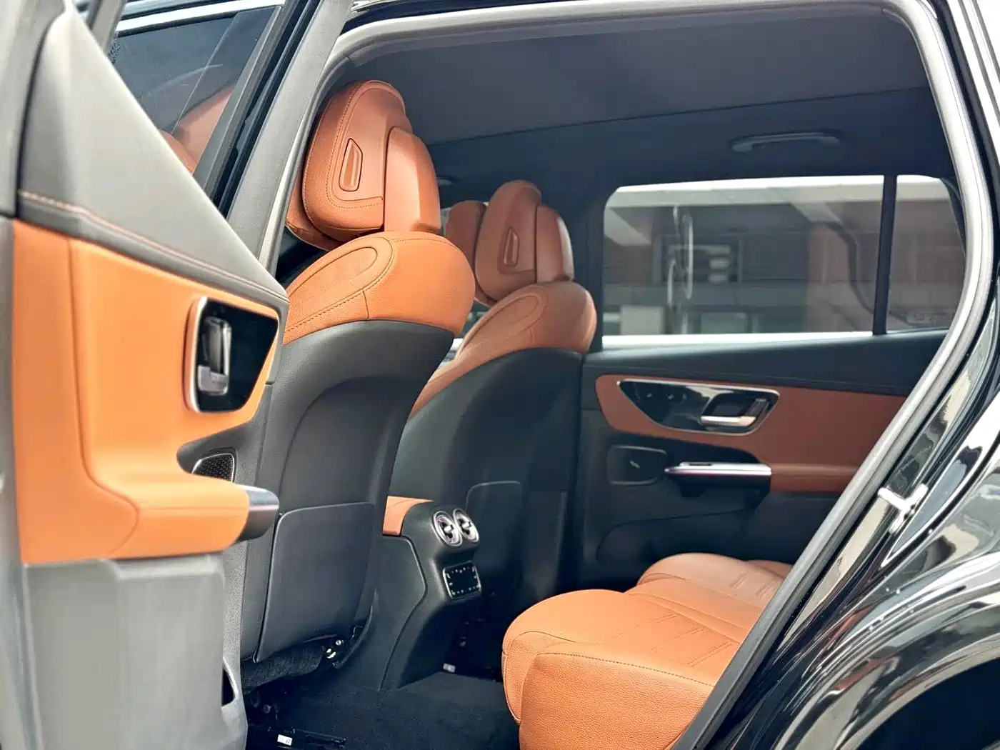 Mercedes-Benz GLC 2025 GLC 300 L 4MATIC Dynamic 5-seater фото 8