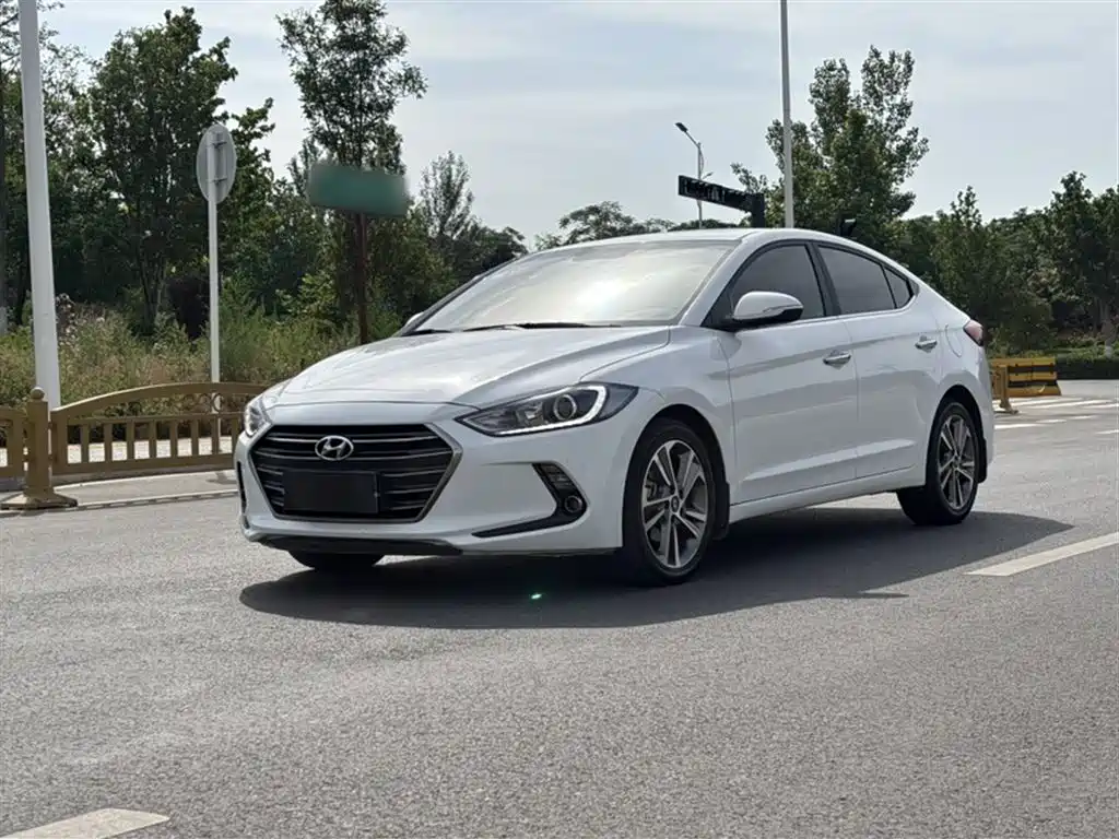 Hyundai Elantra 2016 Model 1.6L Automatic Smart Elite фото 2