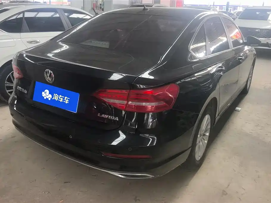 Volkswagen Lavida 2019 1.5L Automatic Comfort Edition China VI фото 3