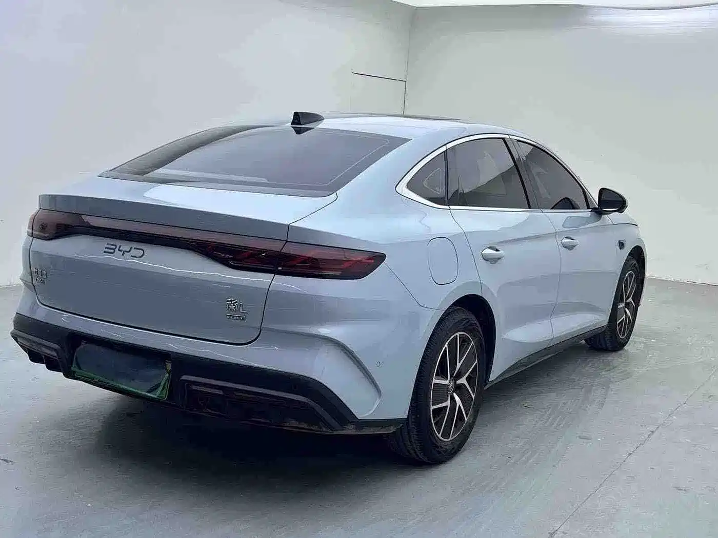 BYD Qin L 2024 DM-i 80KM Superior фото 8