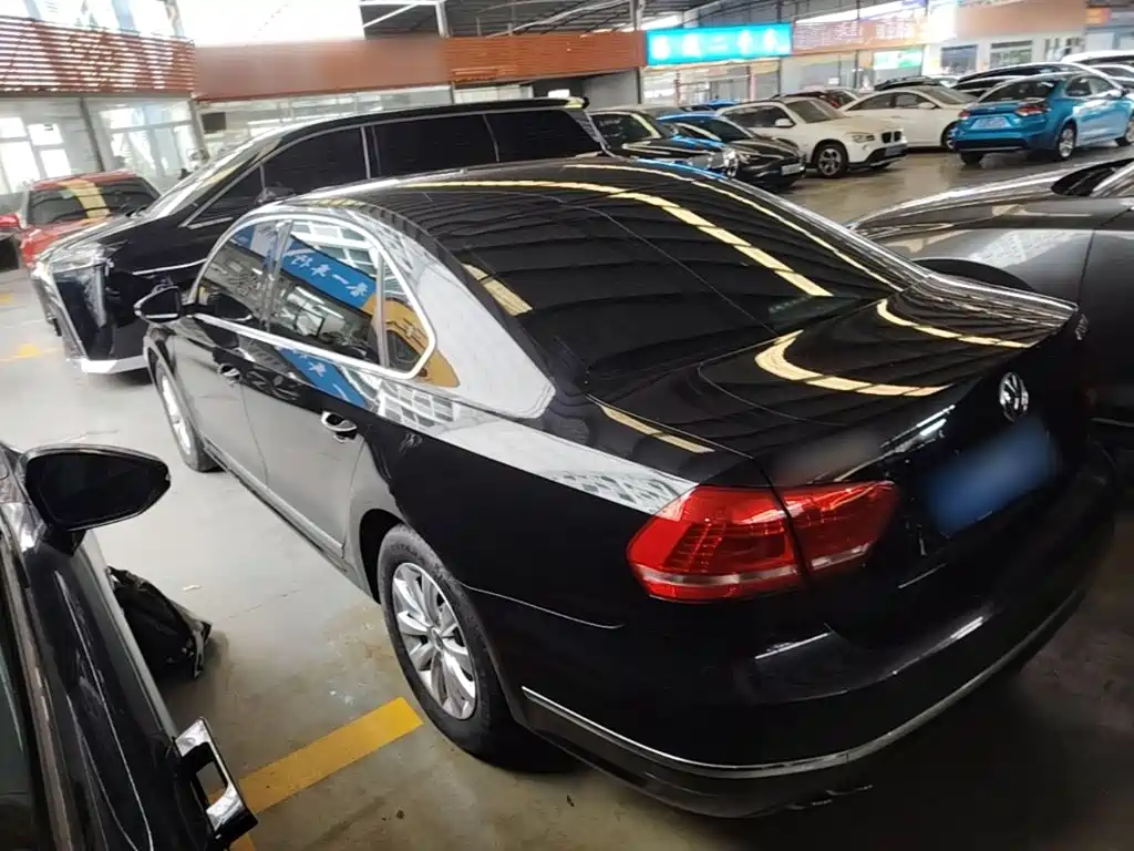 صورة 5 - Volkswagen Passat