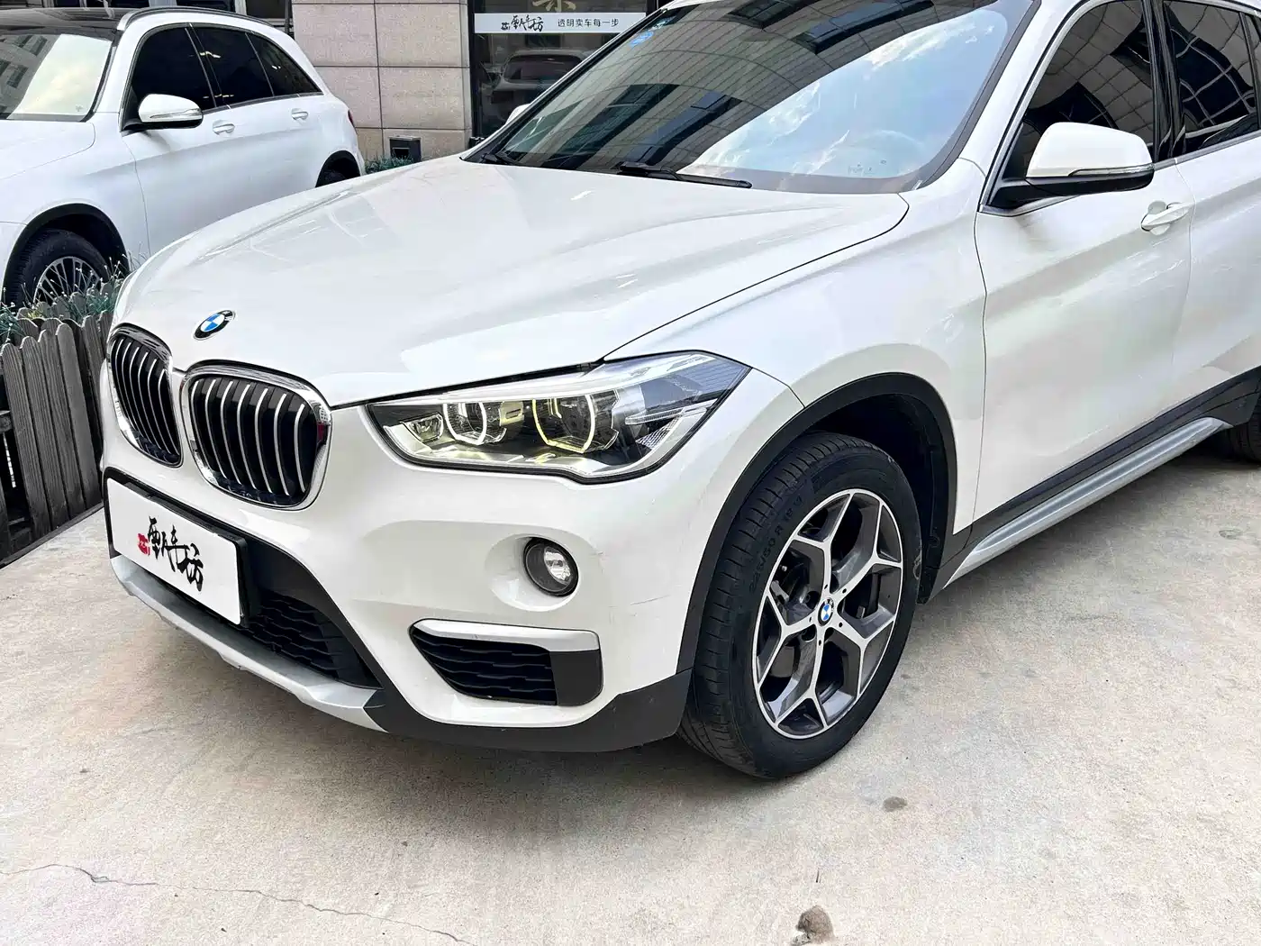 BMW X1 2019 sDrive18Li Premium Model фото 3