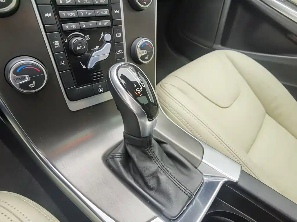 Volvo S60 2014 2014 Volvo S60L 2.0T Zhi Yuan Edition