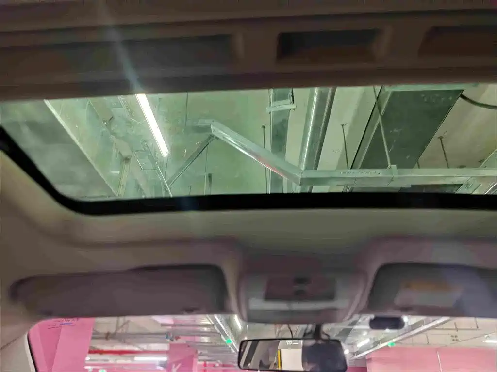 Фото 7 - Roewe Ei5