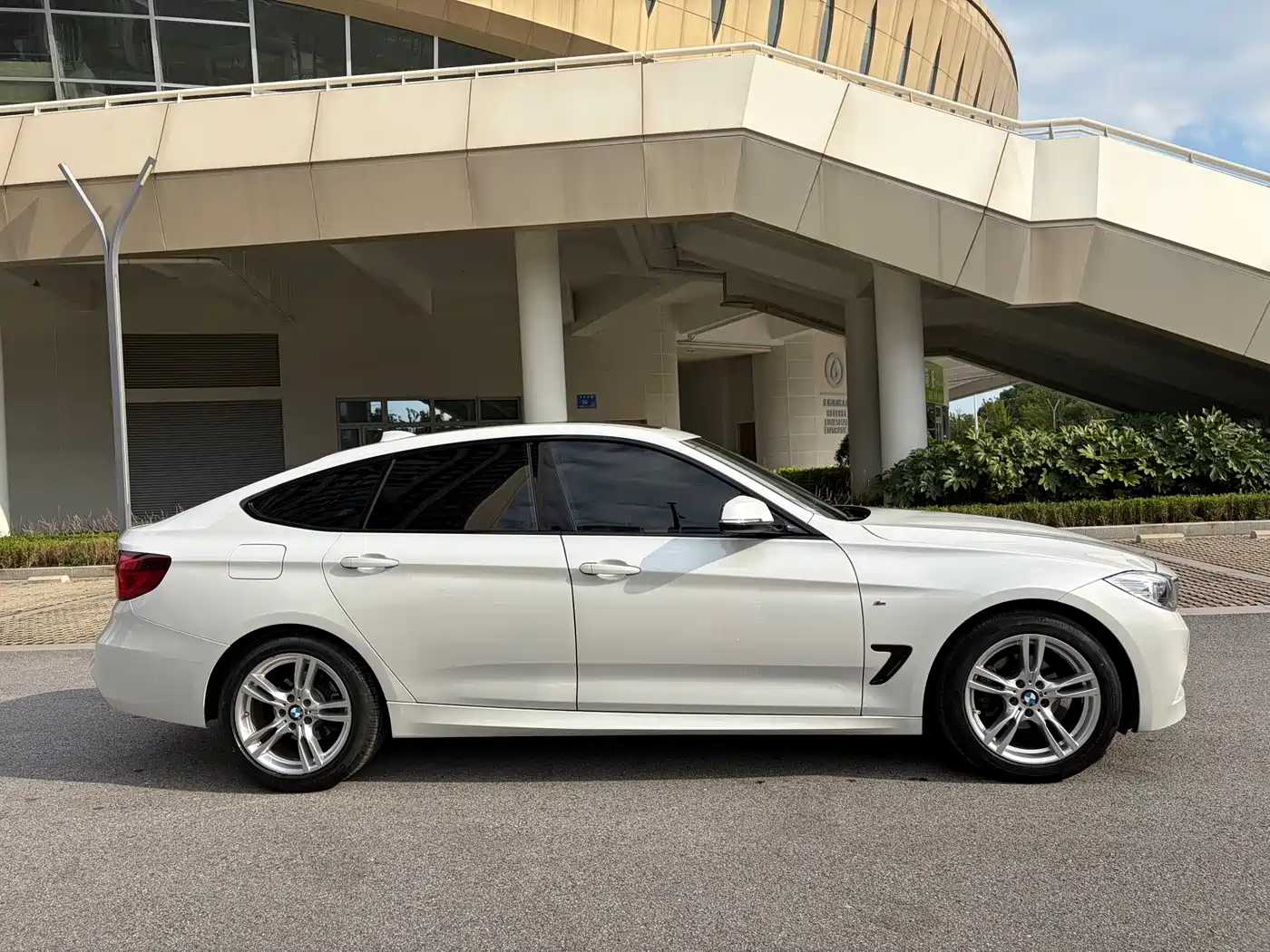 BMW 3 Series GT 2021 2020 320i M Sport Package