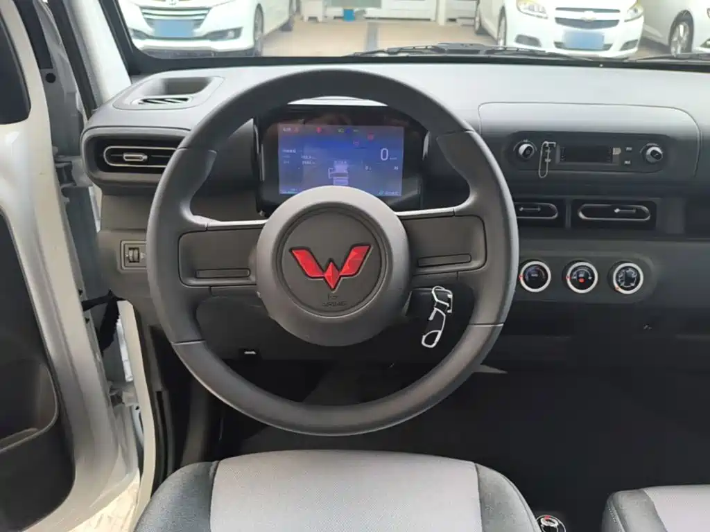 Wuling Motors Wuling Zhiguang NEV 2026 2025 Model 305km Base Version