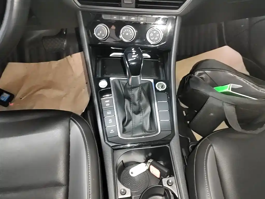 Volkswagen Sagitar 2022 280TSI DSG Soaring Edition фото 14