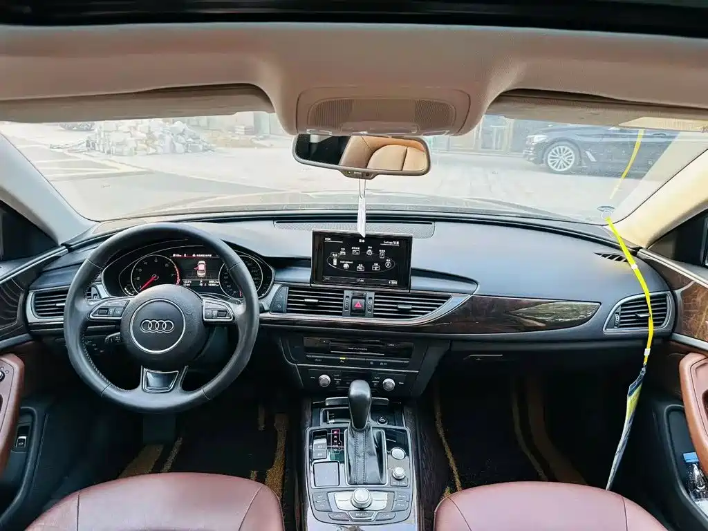 Фото 5 - Audi A6L