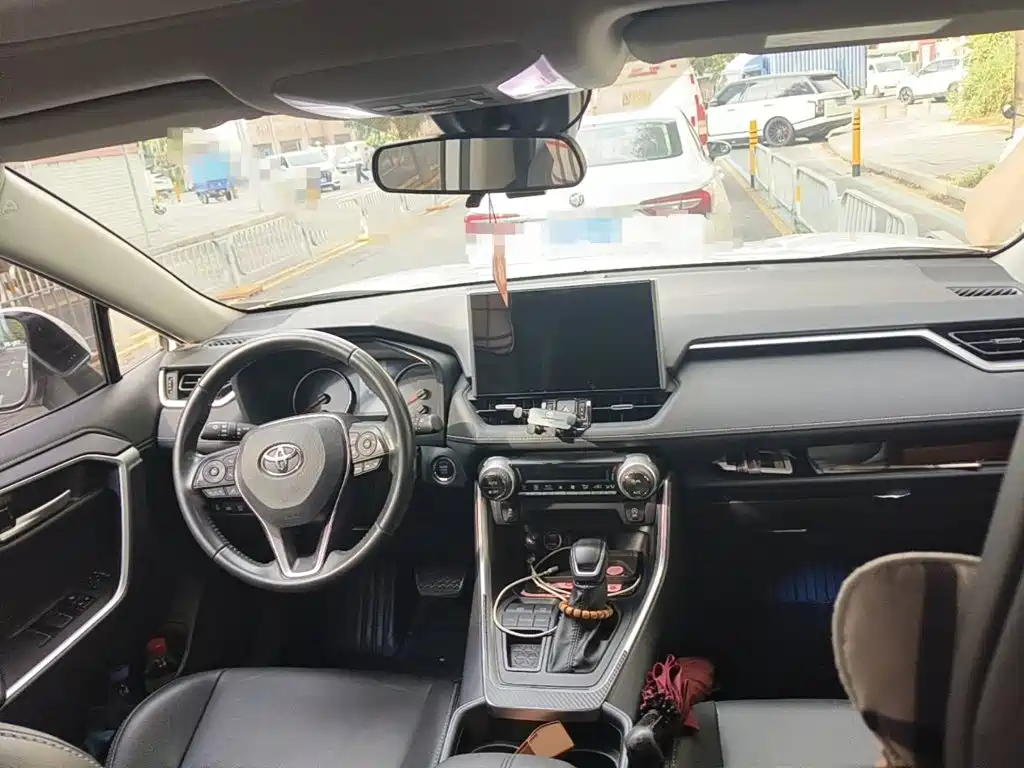 Фото 12 - Toyota Wildlander