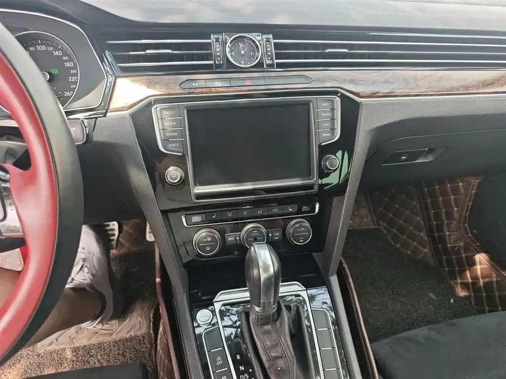 Volkswagen Magotan 2017 330TSI DSG Premium фото 10