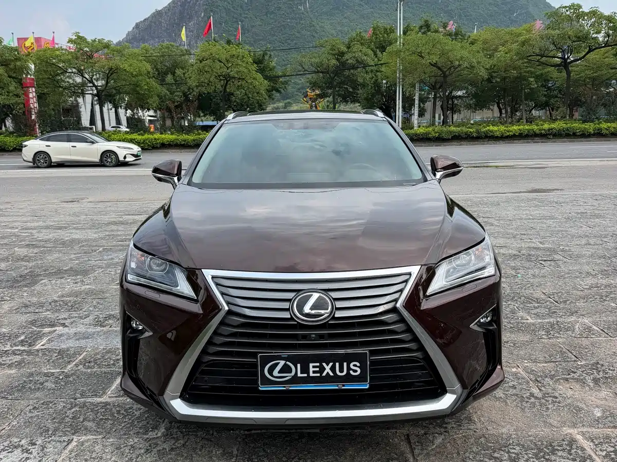 Фото 2 - Lexus RX